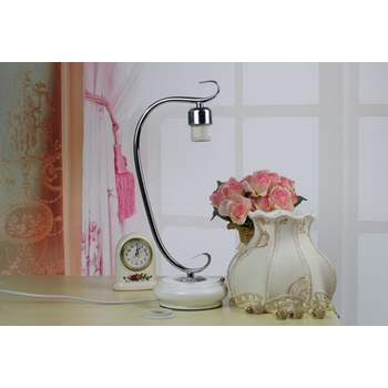 蓝牙音箱与无限色彩完美结合的LED球泡灯会唱歌会跳舞厂家直销