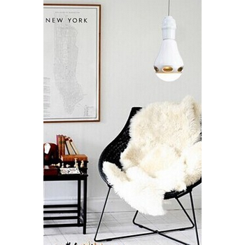 工厂直供遥控蓝牙音箱LED球泡灯 遥控控制七彩灯高品质音乐