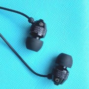 大量批发金属超重低音入耳式耳机 苹果三星小米安卓通用金属耳机