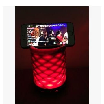 炫彩灯蓝牙音箱 炫彩拍拍灯蓝牙音箱 支架台灯 频普炫彩蓝牙音响
