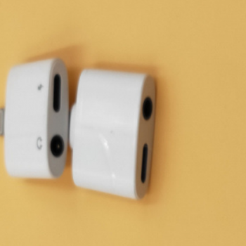 适用苹果78耳机转接头充电听歌二合一lighting转3.5mm转接头