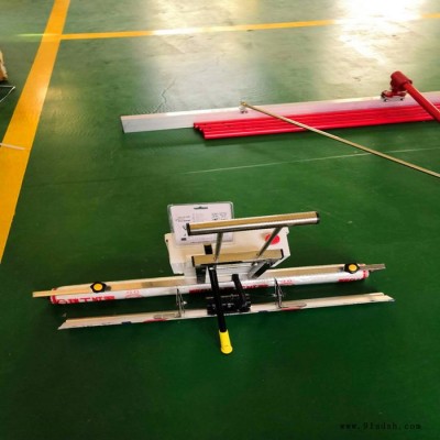 斯诺 混凝土路面震平铺膜一体机电动手拉铺膜机械 斯诺 混凝土路面震平铺膜一体机电动手拉铺膜机械